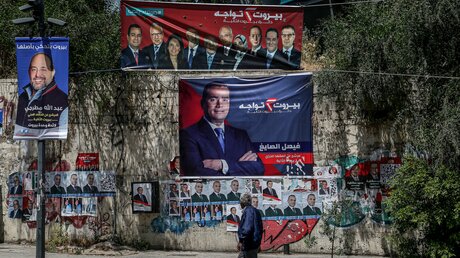 Libanon, Beirut: Verschiedene Wahlplakate im Vorfeld der Parlamentswahlen am 15. Mai / © Marwan Naamani (dpa)