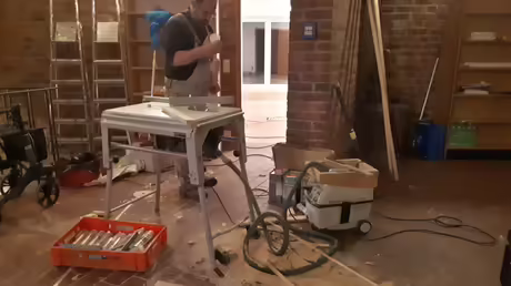 Wo gehobelt wird, fallen Sp&auml;ne / &copy; Sr. Emmanuela (privat)