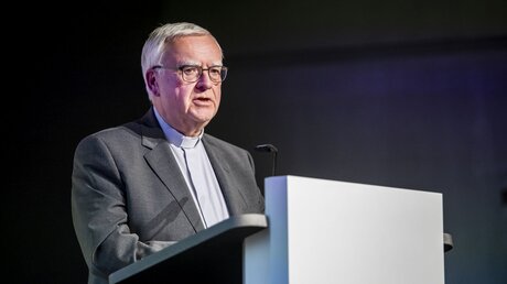 Erzbischof Heiner Koch beim Katholischen Medienpreis 2023 / © Maximilian von Lachner (DBK)