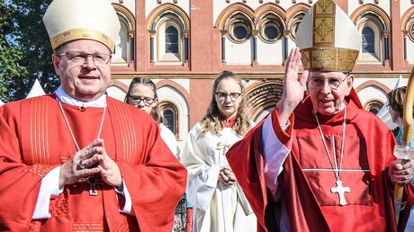 Bischof Bätzing und Kardinal Koch 2019 in Limburg (KNA)