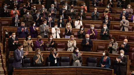 Spaniens Parlament beschließt unabhängige Expertenkommission  / © Eduardo Parra/EUROPA PRESS (dpa)