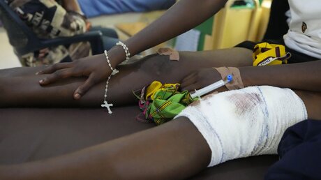 Nach Angriff auf katholische Kirche in Nigeria / © Sunday Alamba/AP (dpa)
