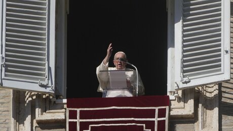 Papst spricht Angelusgebet auf dem Petersplatz / © Gregorio Borgia/AP (dpa)