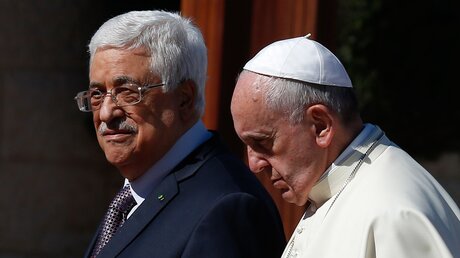 Papst Franziskus und Palästinenserpräsident Abbas (2014) / © Paul Haring (KNA)