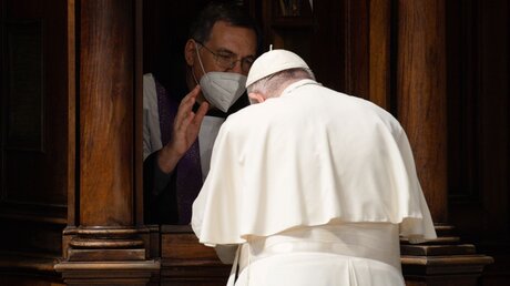 Papst Franziskus im Petersdom / © Paul Haring (KNA)
