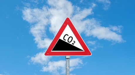 Symbolbild Klimaschutz, CO2-Reduktion / © Animaflora PicsStock (shutterstock)