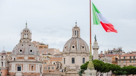Italienische Fahne im Wind / © Ophelie Delmarle (shutterstock)