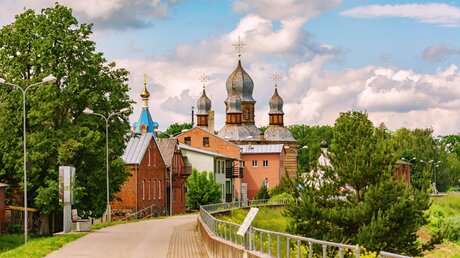 Orthodoxe Kirche des Heiligen Geistes in Jekabpils, Lettland / © Sergej Razvodovskij (shutterstock)