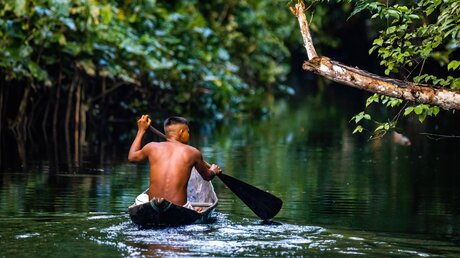 Symbolbild Indigene am Amazonas / © Photo Spirit (shutterstock)