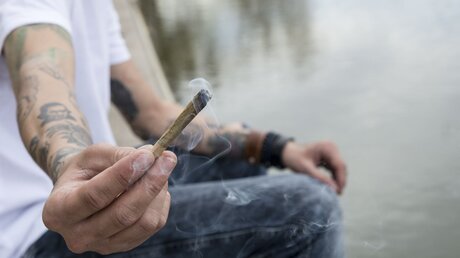 Cannabis-Konsum unter Jugendlichen / © Mitch M (shutterstock)