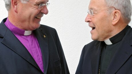Landesbischof Weber und Ex-Ökumene Kardinal Kasper (epd)