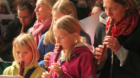 Flötensektion beim Adventmitspielkonzert / © Boecker