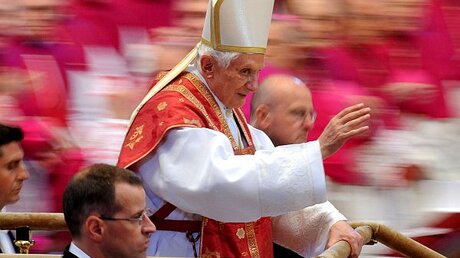 Papst Benedikt XVI. an Karfreitag 2012 (KNA)