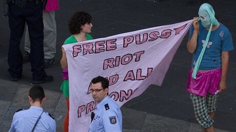 Die Forderung: Freiheit für Pussy Riot und andere politische Gefangene / © Philipp Thomas (DR)