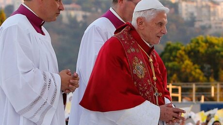 Friedensbote im Libanon - Benedikt XVI. (KNA)