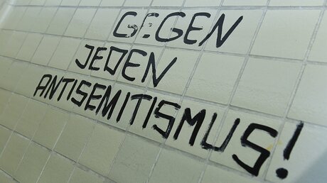 Spruch gegen Antisemitismus / © Arne Dedert (dpa)