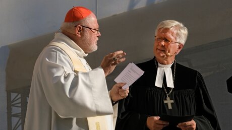 Kardinal Reinhard Marx und Landesbischof Heinrich Bedford-Strohm (r.) / © Friedrich Stark (epd)