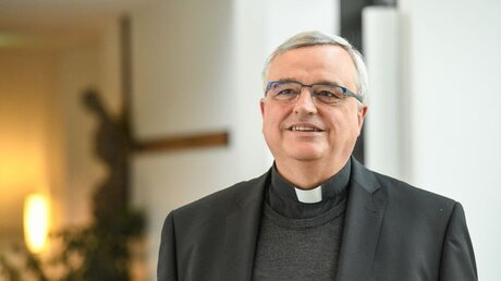Bischof Karl-Heinz Wiesemann  / © Harald Oppitz (KNA)