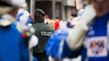 Mehr Sicherheit im Karneval / © Rolf Vennenbernd (dpa)