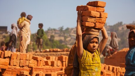Kinderarbeit in Nepal / © StanislavBeloglazov (shutterstock)