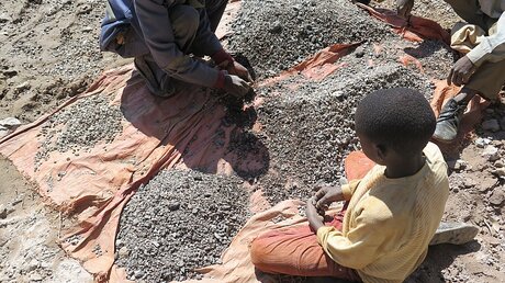 Kinderarbeit in Kobaltmine im Kongo / © Thomas Coombes/amnesty international (dpa)