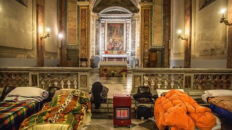 Kirche als Notunterkunft für Obdachlose    / © Stefano dal Pozzolo/Agenzia Romano Siciliani (KNA)