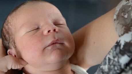 Neugeborenes Baby (KNA)