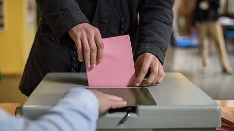 Die Niedersachsen müssen wieder an die Wahlurnen / © Wolfram Kastl (dpa)