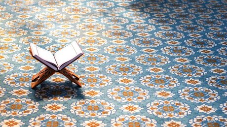 Koran in einer Moschee / © Aisylu Ahmadieva (shutterstock)