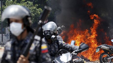 Krise in Venezuela: Proteste am Wahltag  / ©  Ariana Cubillos (dpa)