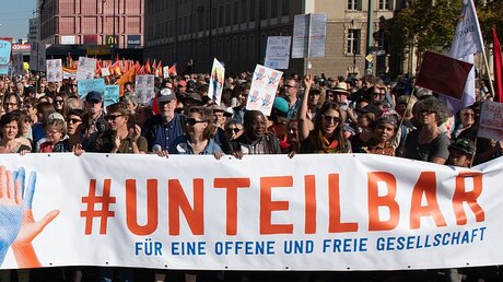 Archiv: Kundgebung gegen Rassismus in Berlin / © Paul Zinken (dpa)