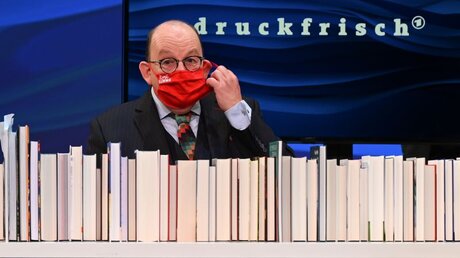 Literaturkritiker Denis Scheck während der Frankfurter Buchmesse 2020 / © Arne Dedert (dpa)
