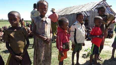 Mangelernährte Kinder in der Gemeinde von Shanamaro (Madagaskar) / © Fenoarisoa Ralaiharinony/WFP (dpa)