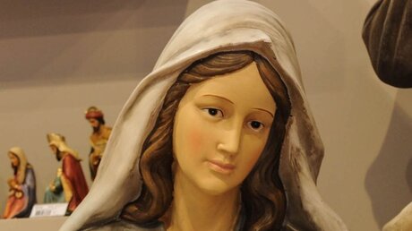 Maria als Krippenfigur (KNA)