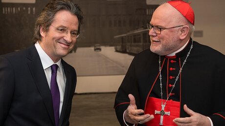 Ralf Rothmann mit Kardinal Marx (KNA)