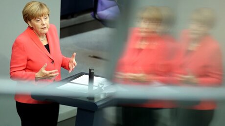 Angela Merkel im Bundestag / © Wolfgang Kumm (dpa)