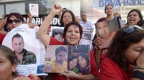 Demonstration der Gruppe "AMORES" (Familienangehörige von Verschwundenen) in Monterrey im Bundesstaat Nuevo Leon, Mexiko / © Florian Kopp (MISEREOR)