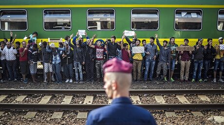 Flüchtlinge am Bahnhof in Budapest (dpa)