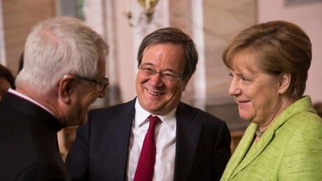Monsignore Heribert August (v.l.), Armin Laschet und Angela Merkel im Jahr 2017 (privat)