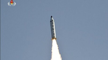Mutmaßlichen Start einer Mittelstreckenrakete in Nordkorea (dpa)