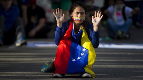 Proteste in Venezuela reißen nicht ab (dpa)