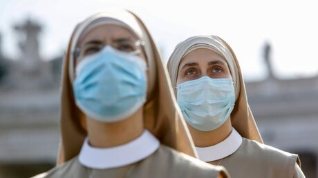 Ordensfrauen mit Mundschutz / © Riccardo De Luca - Update (shutterstock)