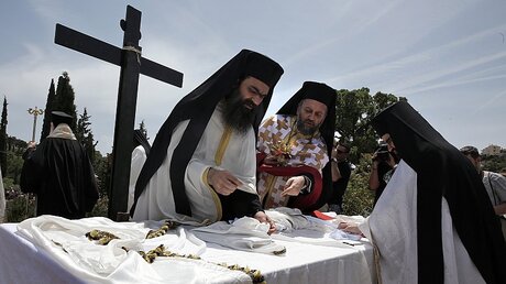 Griechisch-orthodoxes Ostern / © Simela Pantzartzi (dpa)
