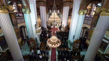 Orthodoxer Gottesdienst in der Sankt Menas Kathedrale in Heraklion (KNA)