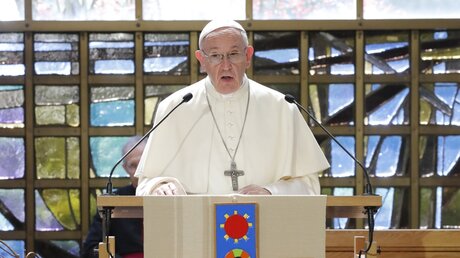 Papst besucht Ökumenischen Rat der Kirchen in Genf / © Denis Balibouse (dpa)