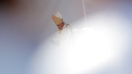 Papst Franziskus bei der Seligsprechung / © Vadim Ghirda (dpa)