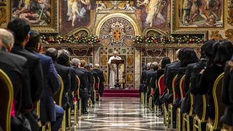 Papst Franziskus beim Neujahrsempfang für das Diplomatische Korps / © Stefano Dal Pozzolo/Romano Siciliani (KNA)