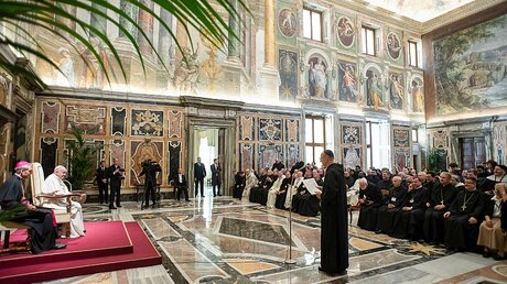Papst Franziskus empfängt Mönche der Benediktinischen Konföderation im Vatikan / © Vatican Media (KNA)