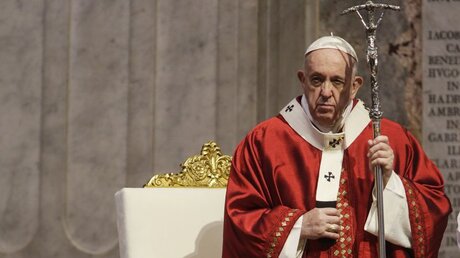 Papst Franziskus feiert den Gottesdienst zu Pfingsten / © Vatican Media/Romano Siciliani (KNA)