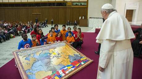 Papst Franziskus an seinem 81. Geburtstag / © L'Osservatore Romano (dpa)
